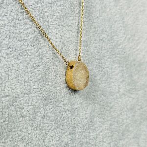 Luna Norte Necklace Druzy Stone .75" Pendant Gold Tone 18" Costume Jewelry